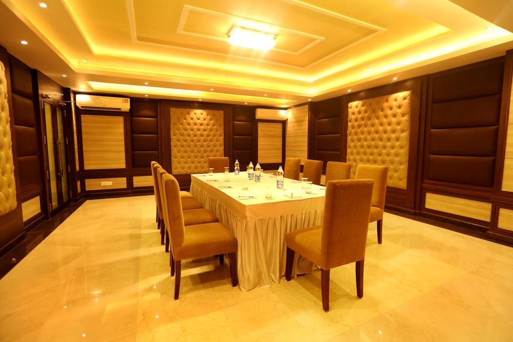 古瓦哈提 Awesome Palace酒店 外观 照片