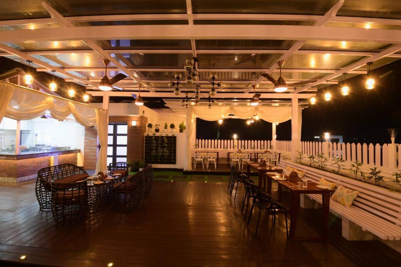 古瓦哈提 Awesome Palace酒店 外观 照片